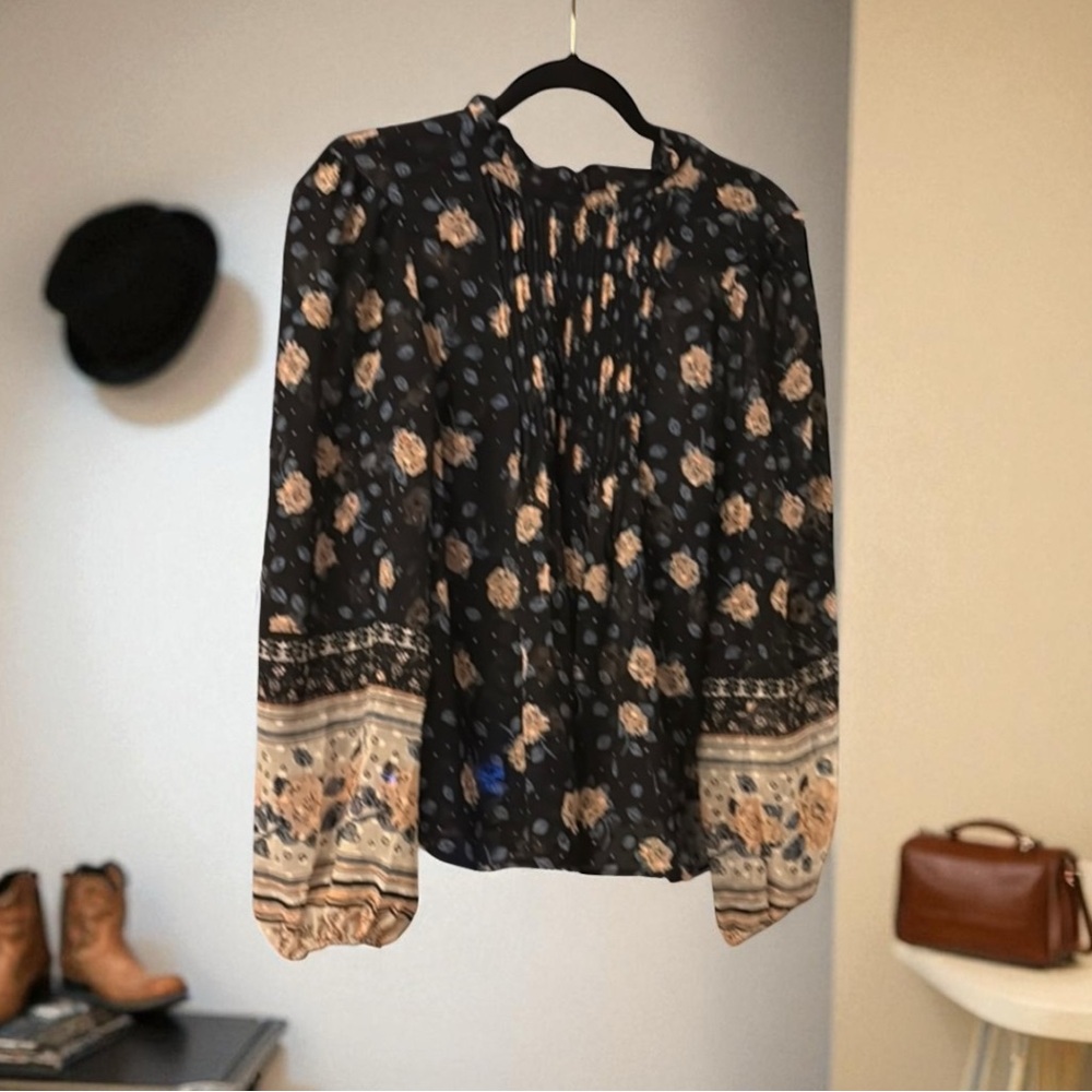 Dark Navy Blue and Cream Smocked Cuffed Sleeve Blouse/New W/Tags - Picture 3 of 9